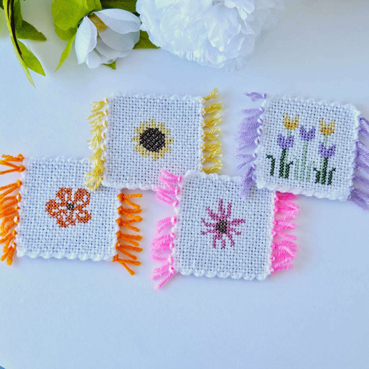 Embroidered Flowers Coasters Set