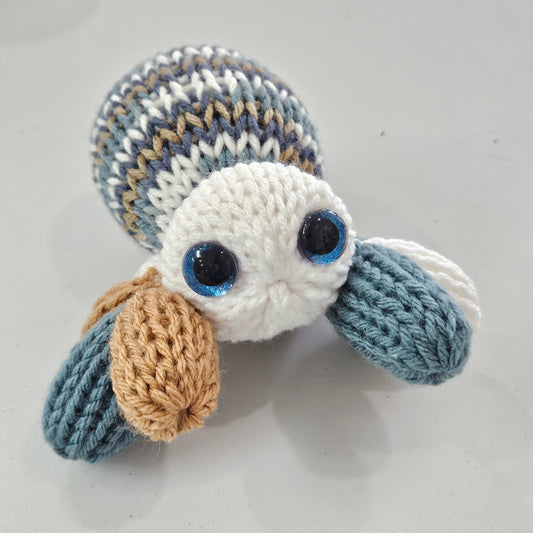 Blue/Tan Knitted Spider