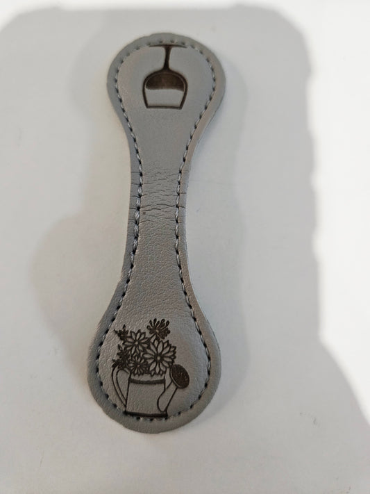 Magnetic Bookmark Lt Grey Flowers/Wine