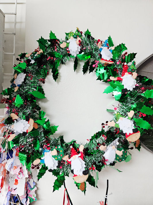 Large Green Christmas Wreath w/Gnomes