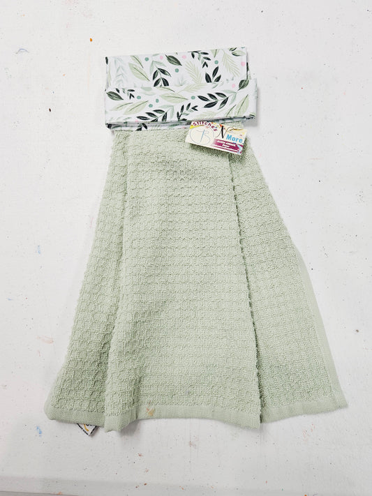 Green Towel w/Green & White Leaves Topper