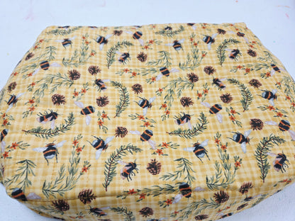 9x13 Casserole - Bees & Pinecones
