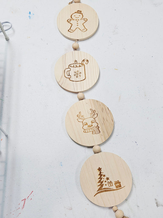 Wood 4 Circle Christmas Wall Decor