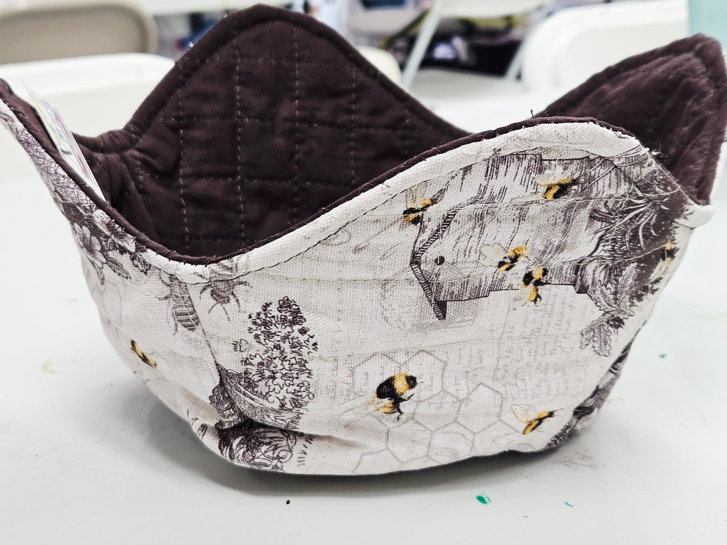 Grey Bee 10" Bowl Holder