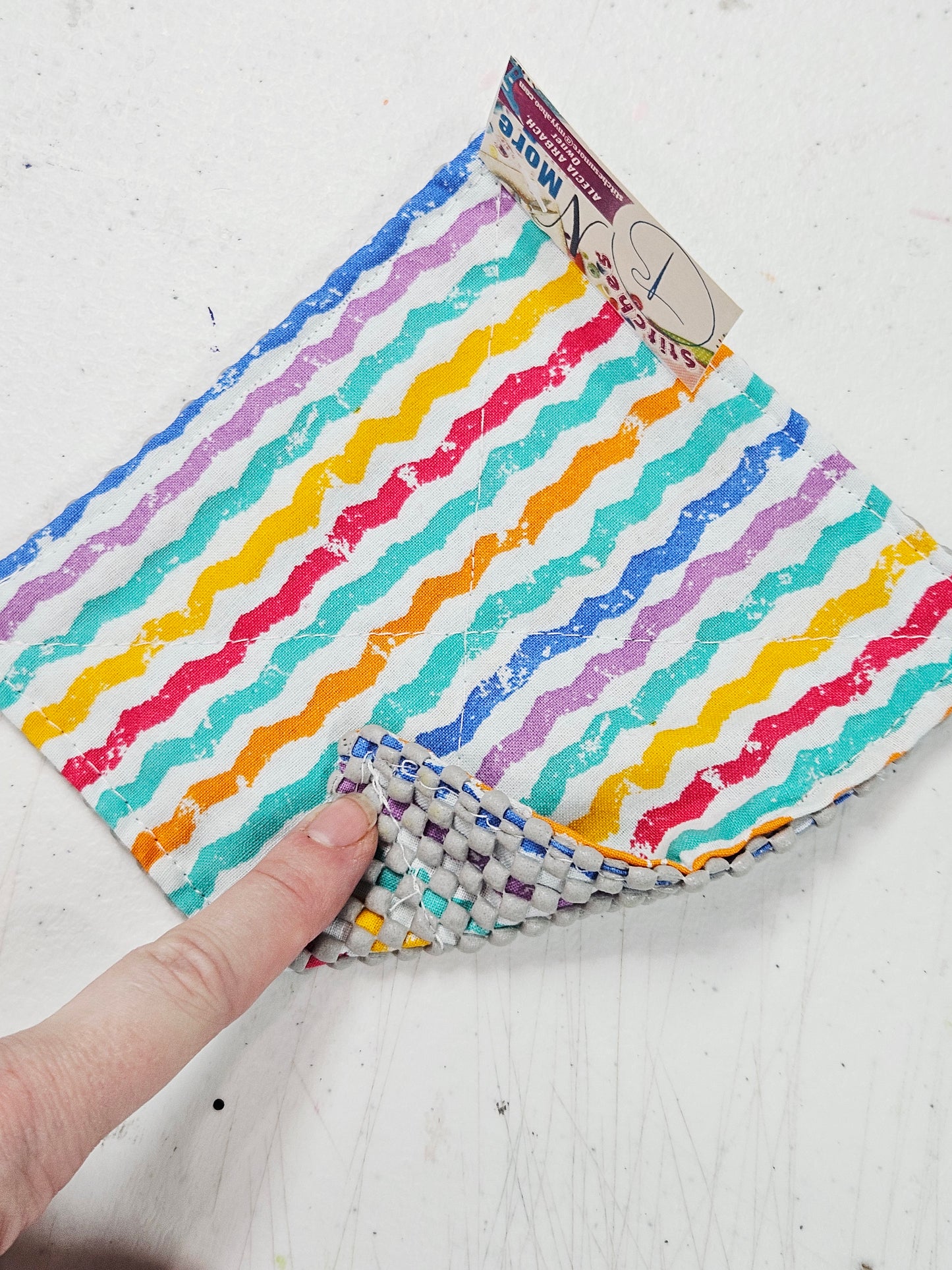 Jar Gripper Wavy Lines Multi Colors