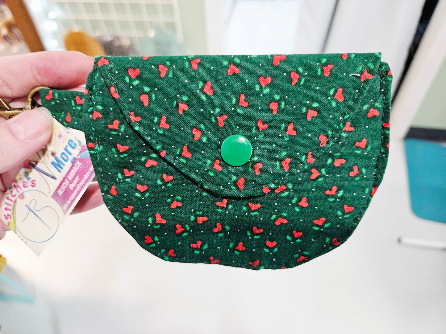 Coin Pouch Green w/Small Red Hearts