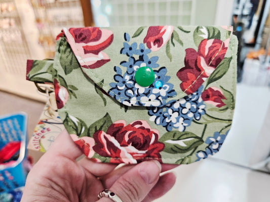 Coin Pouch Olive w/Red Floral