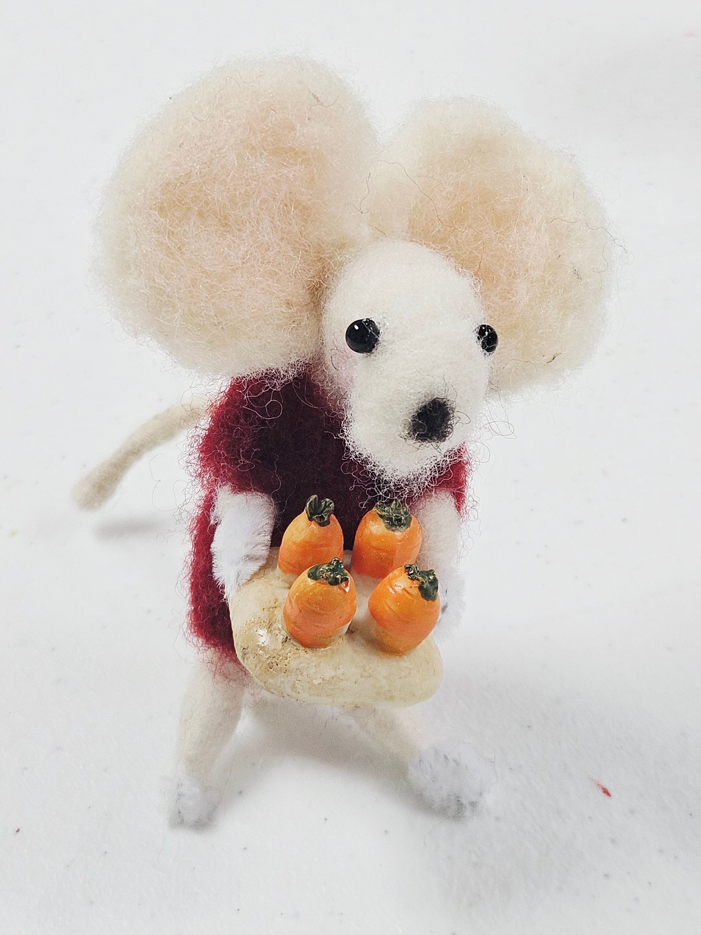 Needle Felted Mouse with Carrots
