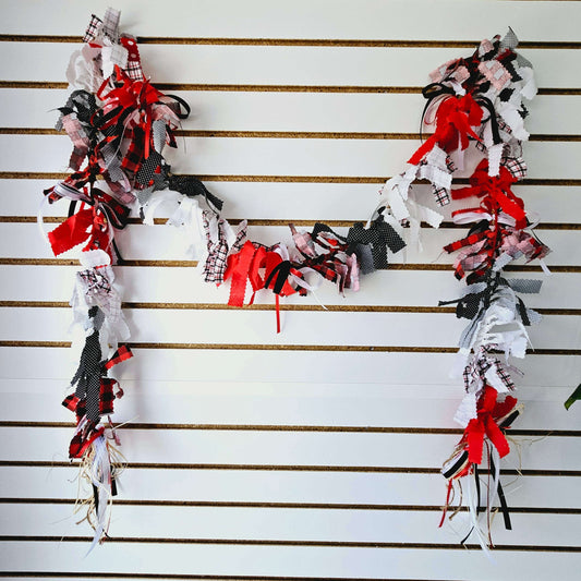 Black and Red Fabric Garland - 9 ft