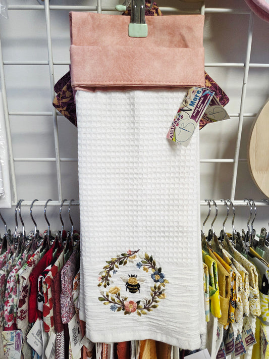 Lt Pink Top W/Embroidery Bee Towel