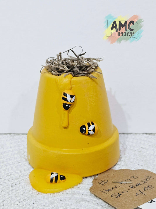 Small Bee Pot