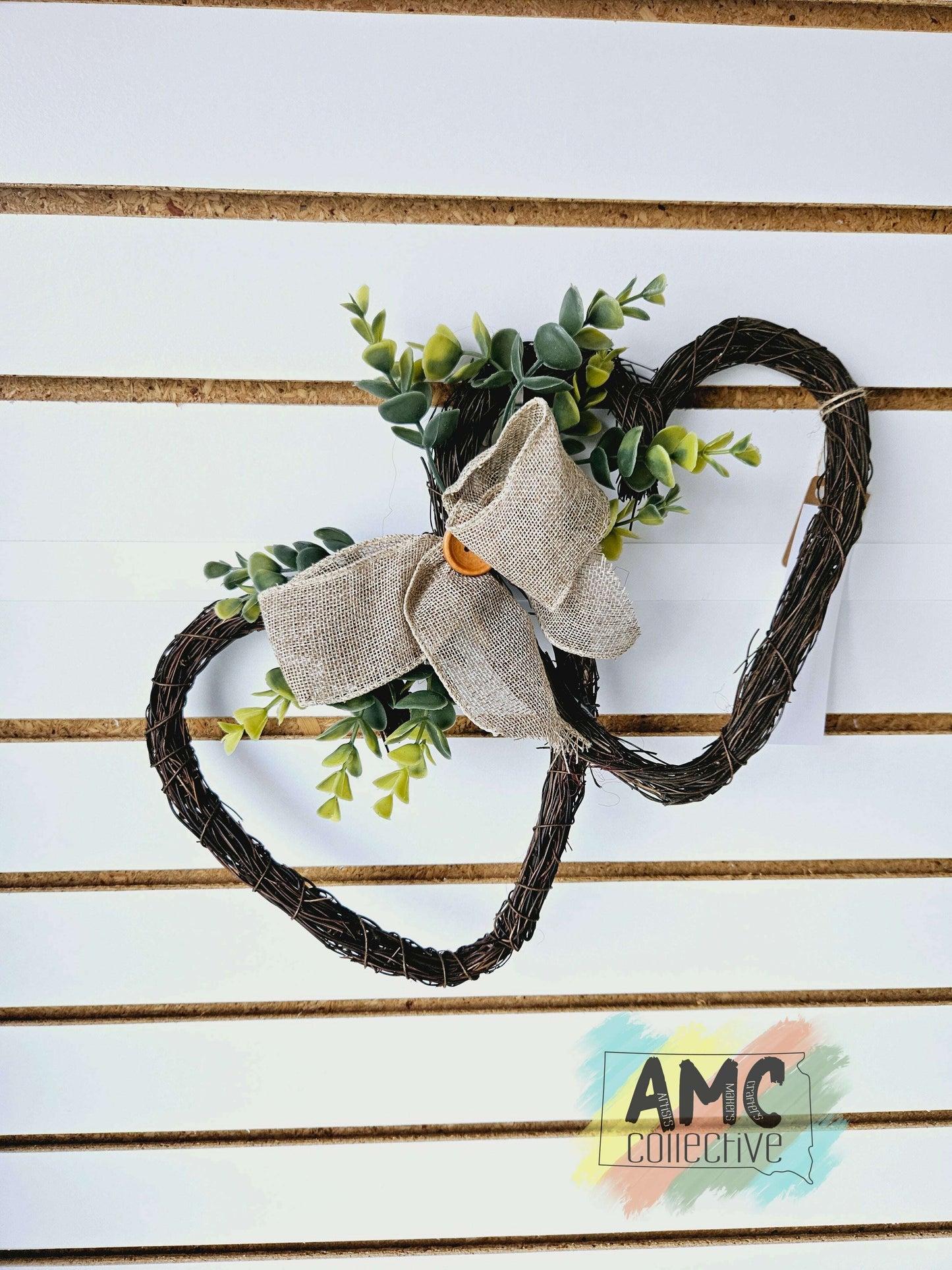 Twin Vine Hearts Wall Decor